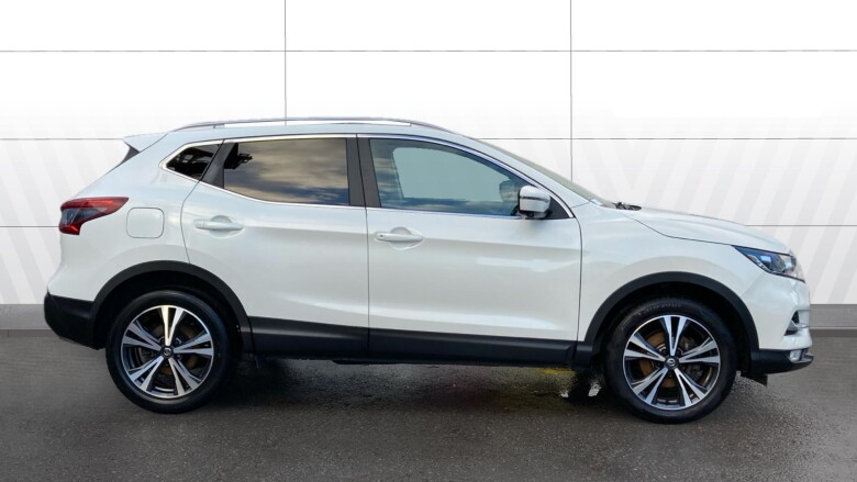 Nissan Qashqai 1.2 DiG-T N-Connecta 5dr Petrol Hatchback